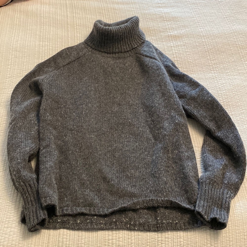 Golden by TNA turtleneck XXS